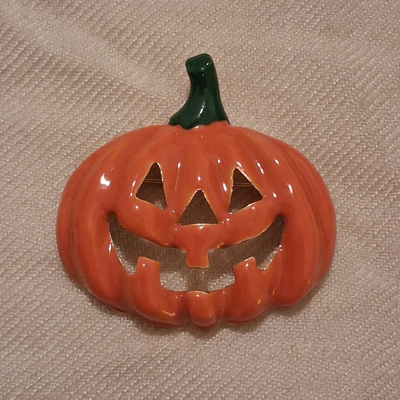 Jewelry - Halloween Jack-O-Lantern Brooch